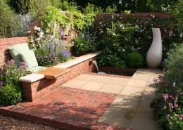 gartengestaltung ideen beispiele mit Wasserspiel