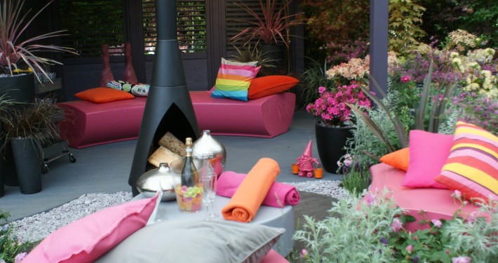 atriumgaerten-kleine-gaerten-innenhof-atrium-oder-patio-10 Avantgarde Garten in pink - kleiner Graoßstadtgarten