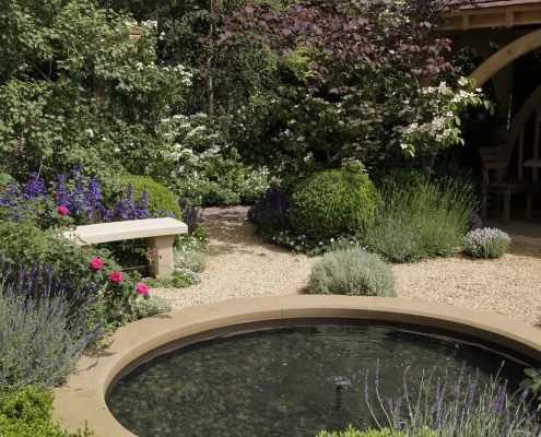 Moderne Materialien Großzügige Kiesflächen