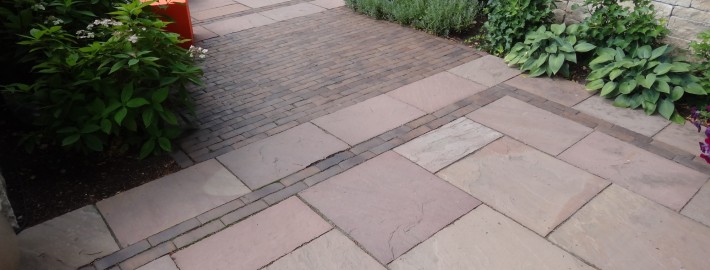 Mediterraner Sandstein in großen Formaten