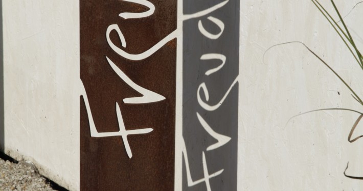 Kunstobjekt aus Cortenstahl