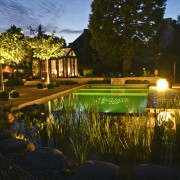 Indirekte Gartenbeleuchtung im Wasser und für Pflanzen, da sind wir professionell