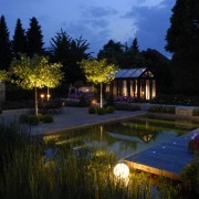 Teichbeleuchtung und Licht im Wasser schafft ein tolles Urlaubsgefühl
