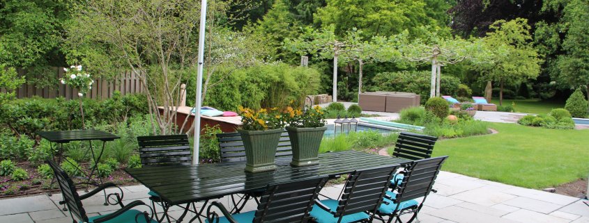 Gestaltungstrends Sitzplatz im Schatten